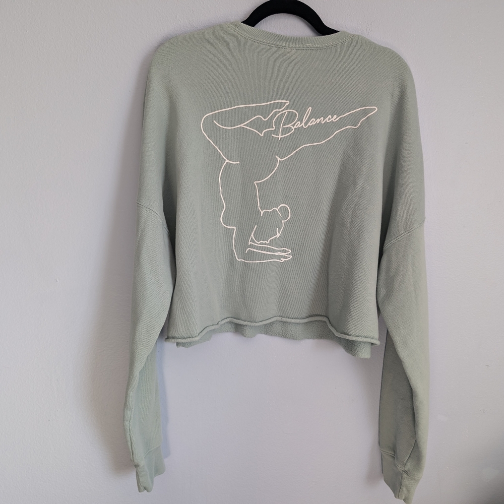 Crop plus sized yoga sweater 2X balance silhouette